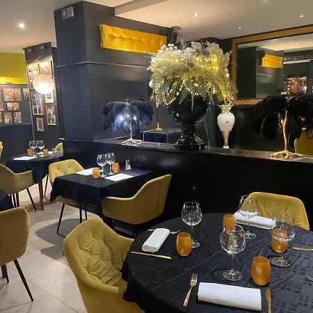Hotel Restaurant Les Arcades 발랑시엔 외부 사진
